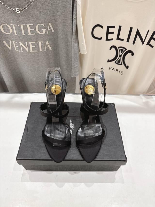 高版本出厂 Saint Lauren*～圣罗兰Ysl 25Ss春夏全新走秀款高跟凉鞋 全新鞋型 唯有Ysl最懂女人心，不接受反驳，超级无敌女人味神器，女人必备