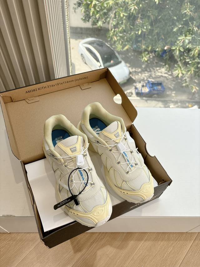 出厂 顶级版本 萨落蒙代购级别Mm6针织Salomon 联名款半拖鬼才设计师品牌，一个轻奢品牌上脚很百搭哦，也很随脚舒适，这一款德国训练鞋延续了经典的T形真皮拼