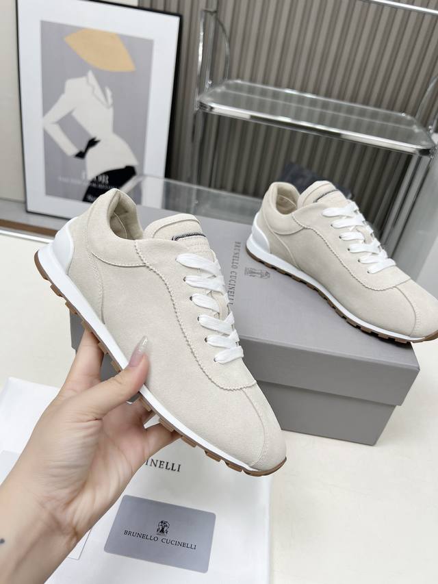 bc礼物早春新品]Brunello Cucinelli 女士小牛皮拼接休闲运动鞋 舒适百搭 装饰镶珠运动鞋 鞋面：一比一复刻高丝光、牛皮拼接特殊材料 搭配五金链