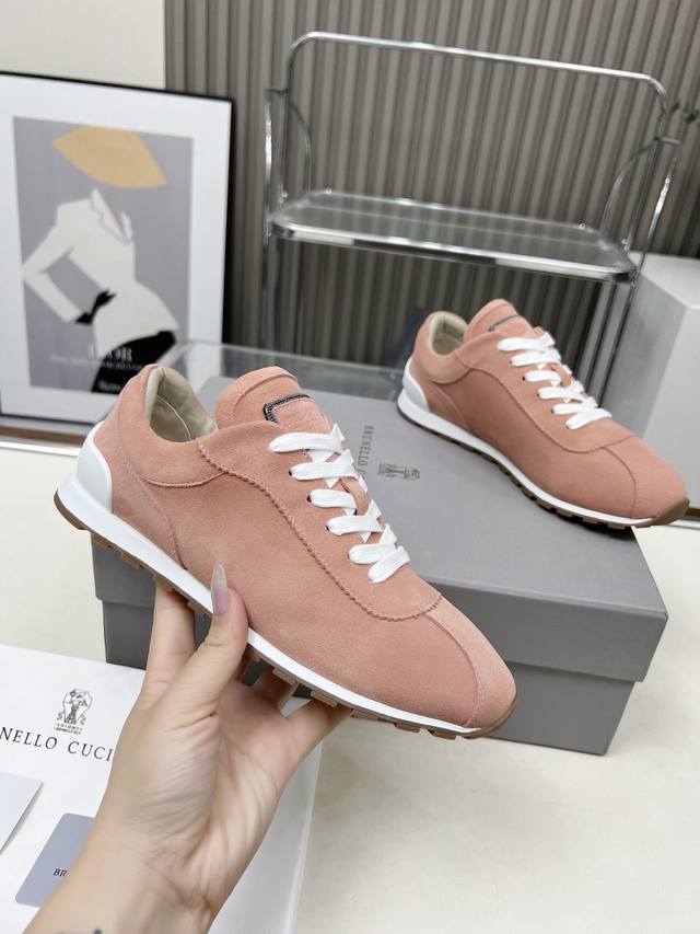 bc礼物早春新品]Brunello Cucinelli 女士小牛皮拼接休闲运动鞋 舒适百搭 装饰镶珠运动鞋 鞋面：一比一复刻高丝光、牛皮拼接特殊材料 搭配五金链