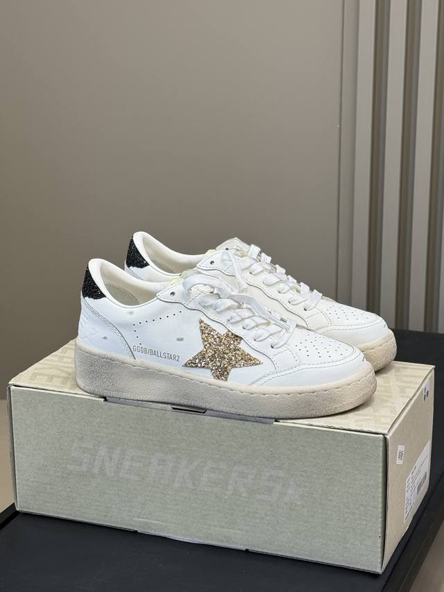 ggdb全新系列Truestar 果然美貌最近的心头爱 Miu系的鞋带，让你模仿没让你超越、比Miu更Miu的气质就是了！小羊皮材质的，很软，比老款舒服多了！S