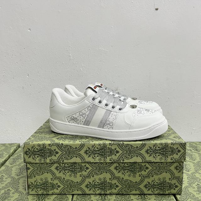 出厂： Gucci 古驰小脏鞋系列 水钻款# 经典原型复古百搭做旧老爹板鞋 复古学院风 怀旧版 原装意大利进口 全套包装 广东代工出品 原档原标原盒 随意对比任