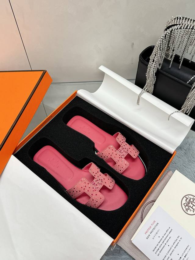 工厂p价p 爱马仕H拖全网优势放货外单最爱的一款 大厂手工 跑量款 精致工艺 爱马仕H拖鞋 手工 工艺钻 2025新色 中底全包 全新改版 Herm S 包装升