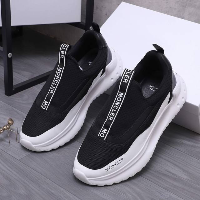 商品商标 Moncler 蒙口 休闲鞋 正码码数: 38-44 45.46定做不退换 商品材料 精选牛皮拼接网面 网内里 牛皮鞋垫 橡胶大底