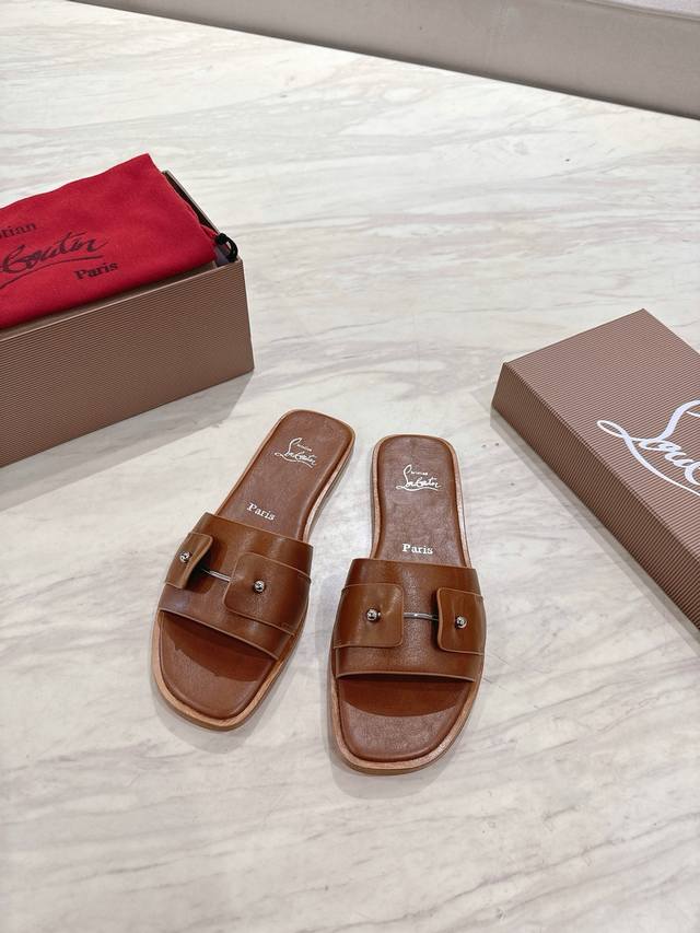 顶级版 原版盒 christian Louboutin 2025S原版开模一比一开模Cl休闲一字平底拖鞋 材质 头层高光小牛皮 内里 粒面珠光羊皮里 大底 原版