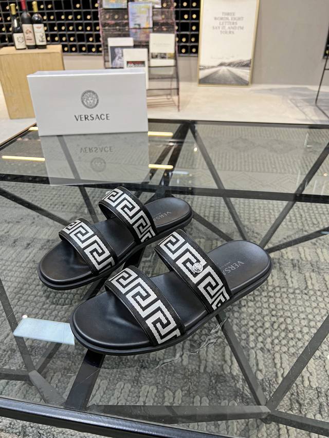 调工厂p价 F 顶级代购 范 家男士春夏拖鞋专柜同步 鞋面意大利进口牛皮搭配标志织带 鞋底 原厂特供原版底 独家活动成型底超级舒适 原厂跟单货 森高品质 可随意