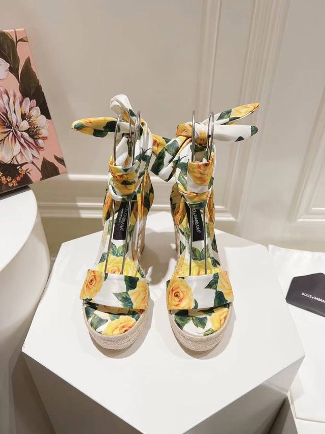 新款235-41码数真皮大底 麻绳电绣凉鞋 羊皮印花内里垫脚 跟高10Cm