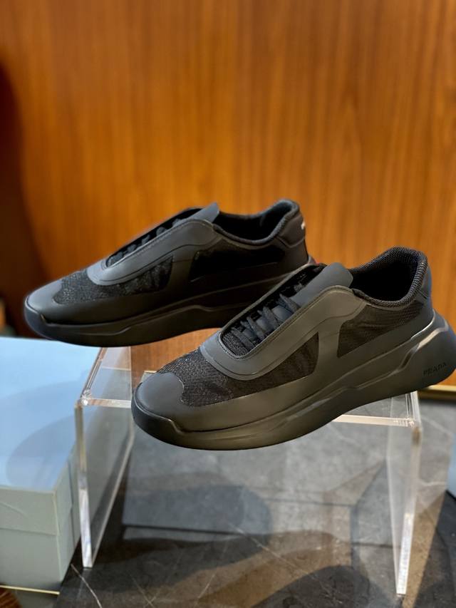 prada普拉达 Bike夏季男士 size 39 44 定制38.45 美洲杯再生尼龙和Bike织物运动鞋 脚感比当年侃爷Yeezy还舒服 透气舒适 这款再生
