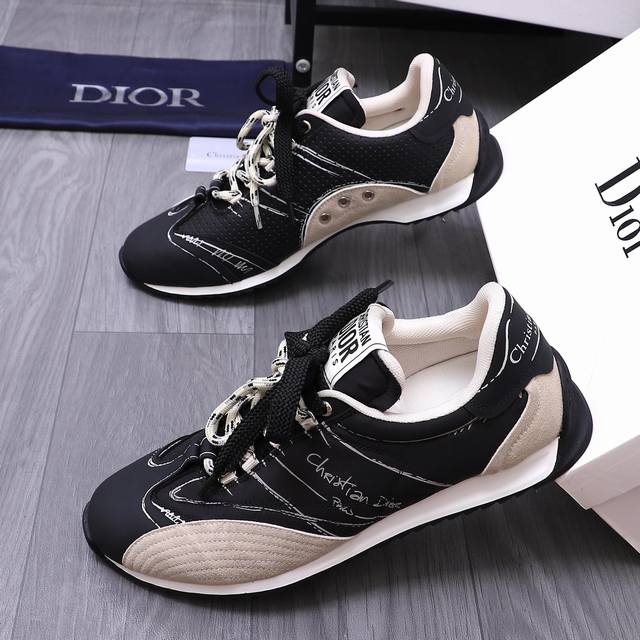 商品商标 Dior 迪奥 休闲鞋 正码码数: 38-44 45.46定做不退换 商品材料 精选磨砂牛皮拼接织布涂鸦鞋面 网内里 原版大