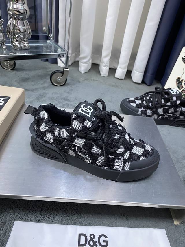 商品商标: Dolce&Gabbana 杜嘉&班纳 正码码数: 38-44 45定做 商品材料: 鞋面意大利进口布料鞋面 羊皮垫毛巾布内里 鞋底 原厂特供原版橡