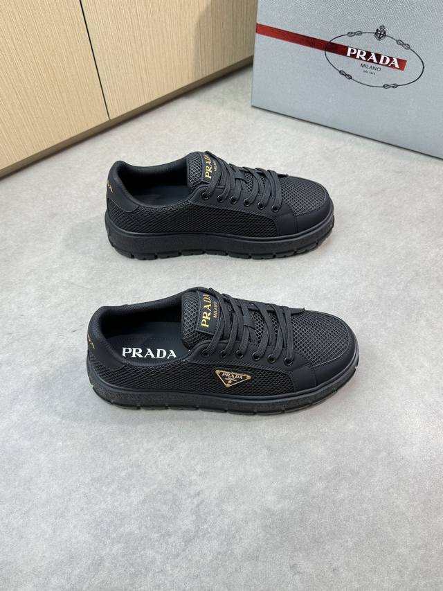 prada 普拉达 -高端品质 原单休闲运动鞋 -鞋面 丝绸小牛皮 品牌镂空注塑网帆布 鞋身车缝品牌金属扣件 -内里 品牌帆布 垫脚 水染牛皮 -大底 超轻Tp