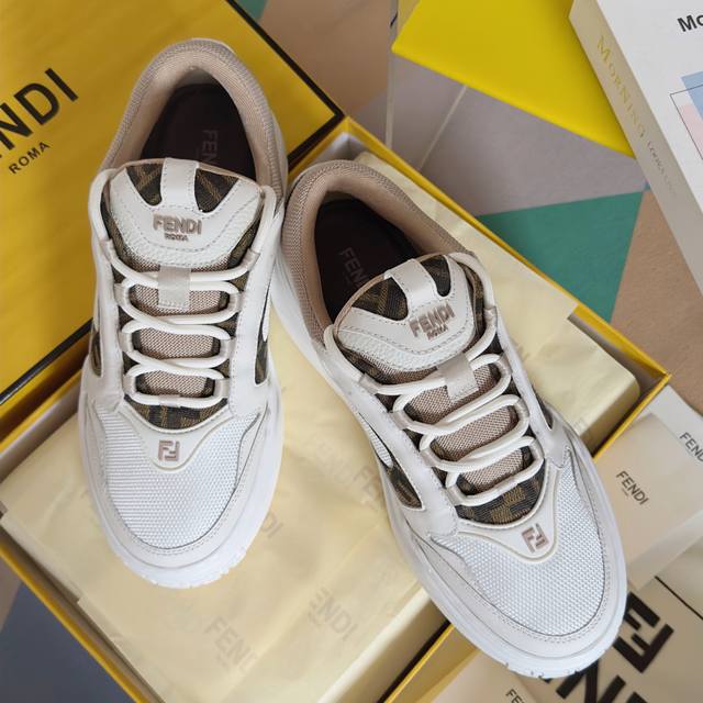 顶级版本 男款 fendi 芬迪 最新 Force系列 Ff厚底 休闲 运动鞋 板鞋 原版购入开发 做货 这款 Force系带低帮鞋 白色全粒面皮革以及白色和棕