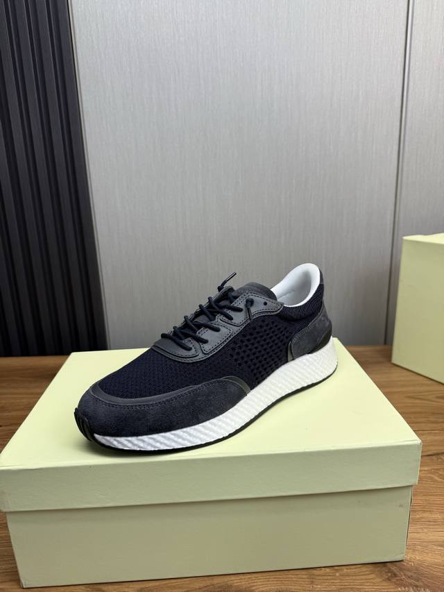 工厂p价 zzegna 杰尼亚原单更新 piuma 在意大利语中指 羽毛 充分彰显 ZPZegna 都市跑鞋的别样风范 代表的是年轻 时尚的风格 是专为追求品质