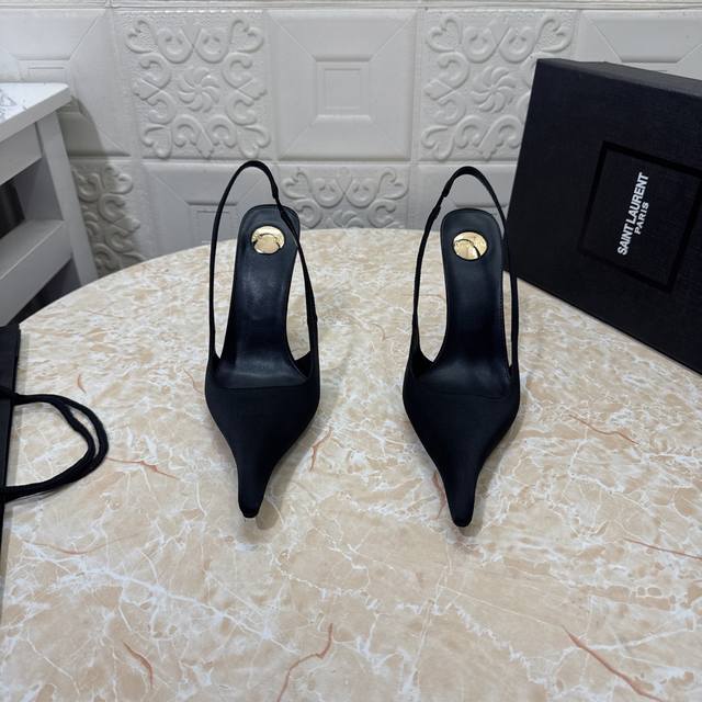 工厂p价 女装女鞋 运动原单 Ysl.顶级版本.高品质. 配置全套包装 2025新款 官网同步 1:1开模 尖头后空鞋 鞋面 漆皮 真丝 内里 羊皮 跟高: 1
