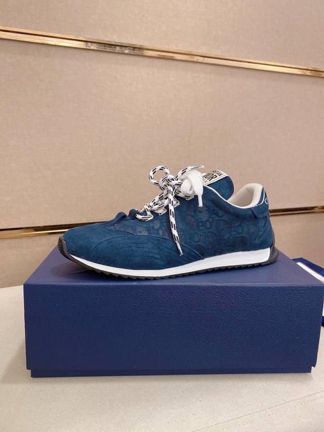 工厂p价 迪奥 Dior 新款休闲运动风男鞋 全新春夏季款设计 完美做工 系带懒人款打造装柜品质 鞋面 进口头层牛皮 网布透气内里柔软舒适 超轻Tpu耐磨大底
