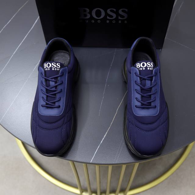 出厂价pp 品牌 Boss 标准码 38-44 45订做 等级 官网同款 材料 原版针织面料 舒适透气内里 轻便耐磨减震运动大底 款式类别 男士时尚休闲鞋 跑步