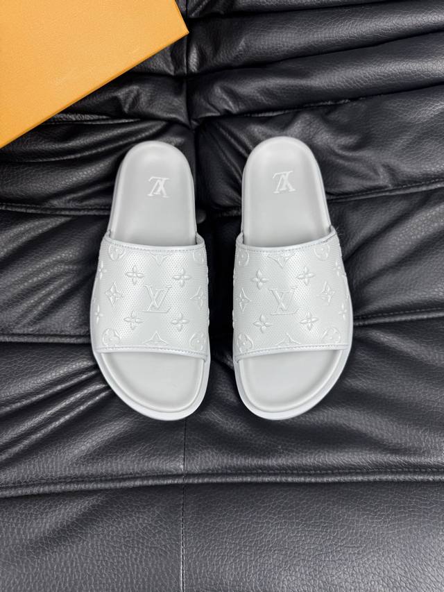38-45 Louis V*高端精品 奢品拖鞋 1:1高端品质 休闲阳光宽松舒适型 最高版本高品质精品 经夏季必入哦