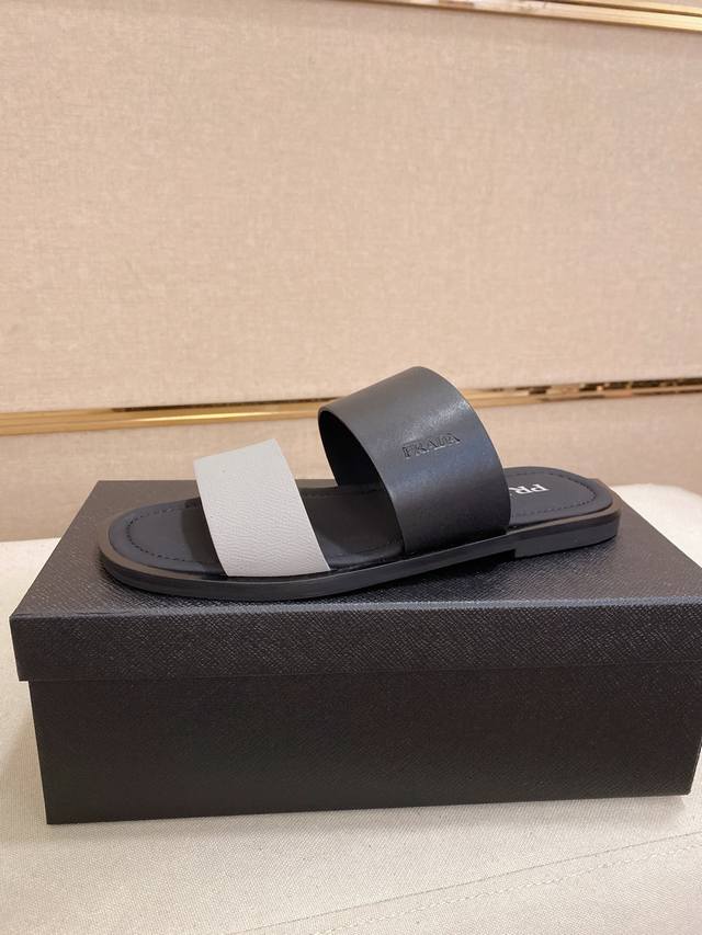 工厂p价 prada 拖鞋 顶级代购 男士春夏拖鞋专柜同步 鞋面意大利进口牛皮搭 标志图形高品质工艺 鞋底 原厂特供原版底 独家活动成型底超级舒适 原厂跟单货