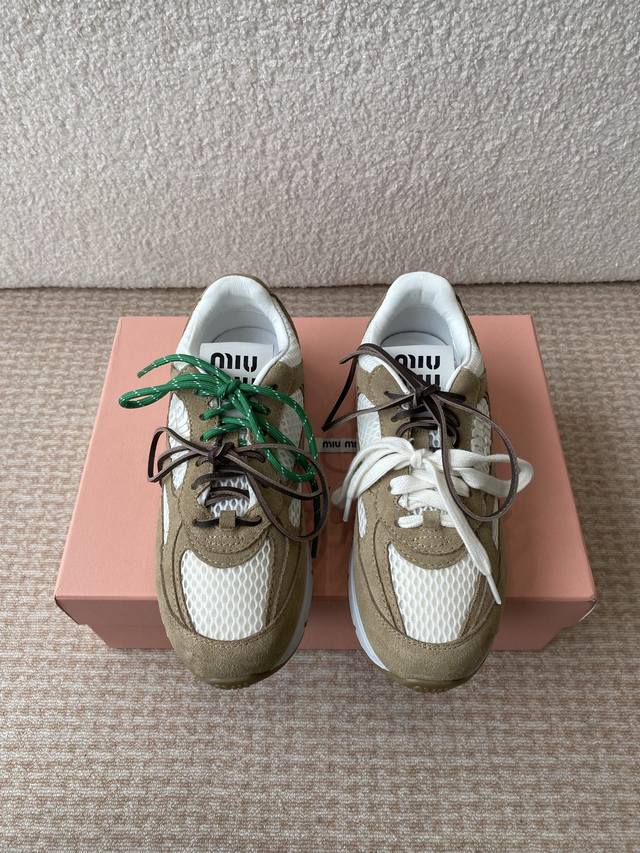 Miumiu 25Ss 春夏新款 厚底 运动休闲鞋 简约造型 超轻原版开模鞋底 脚感妥妥满分 好穿好搭 增高5Cm size: #35-40 40 定做不退换