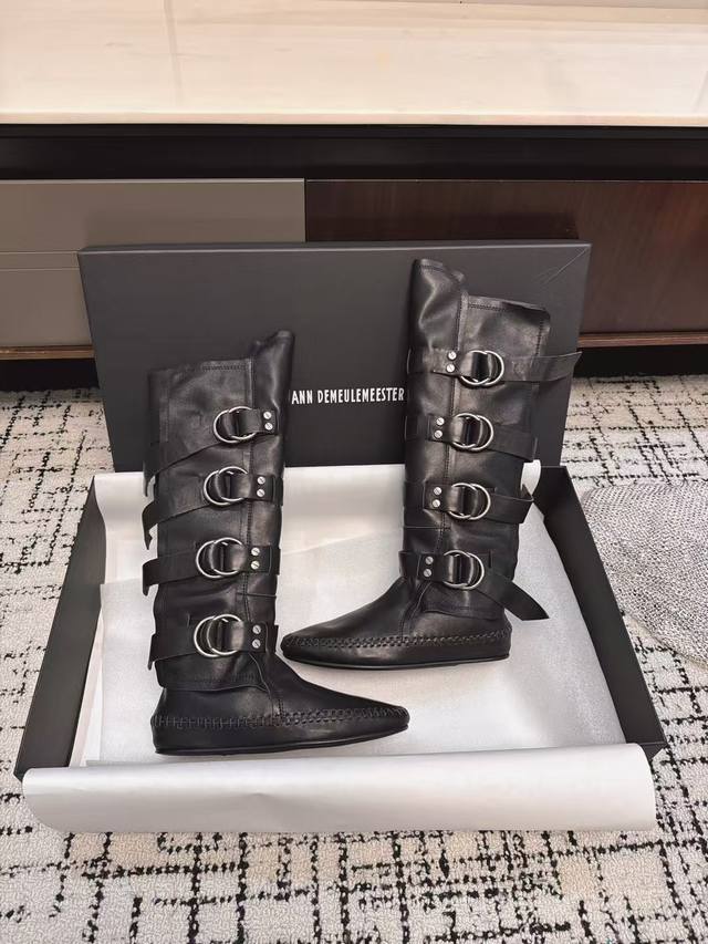 代购级 ann Demeulemeester 骑士靴长靴 2025Ss Brand New升级版-顶级 全新呈献 优选进口小牛粒面皮 经典暗亮黑蜡感风格 100