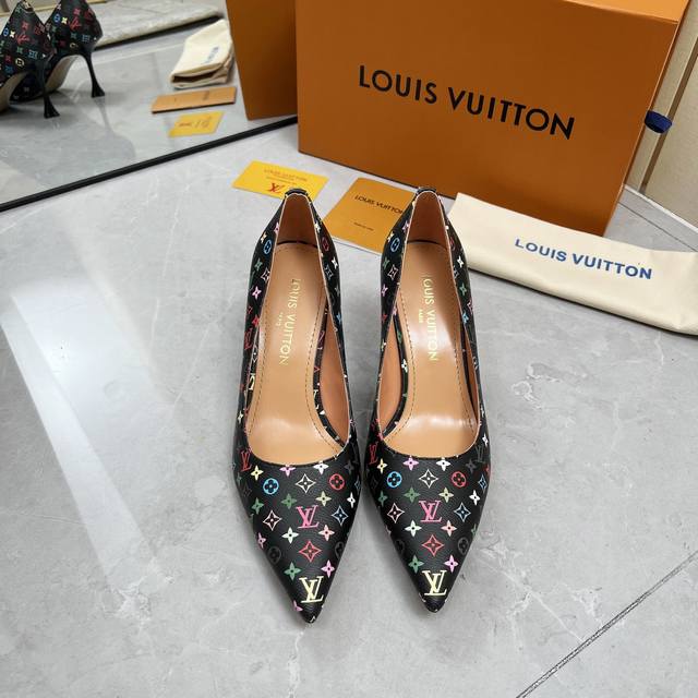 工厂p价p Louis Vuitton 路易威登 新款单鞋 鞋面 原版印花皮 内里 羊皮 鞋底 意大利真皮大底 跟高 7.5Cm 码数 35-42 41 42订