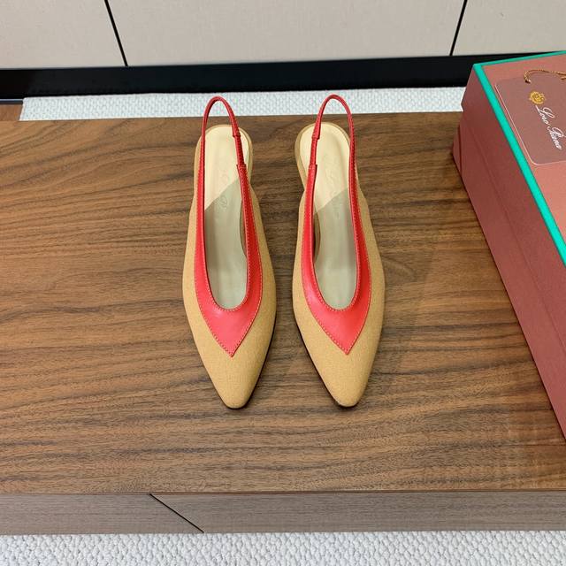 Loro piana 拼色后空单鞋 极简主义风格 属于非常耐看的款式 高级百搭之王一年四季春夏秋冬皆适宜 鞋面订制布拼皮 羊皮垫脚 进口真皮大底 跟高5Cm 码