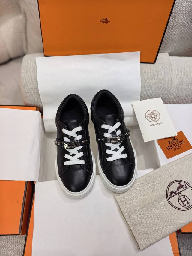 上新Herme* H家新款爱马*Day运动鞋 Zp购入 顶级原单品质 市面最高版本 出厂价pp批 原版开模大底 一分钱一分货 真材实料 无论是皮料 楦型 鞋底