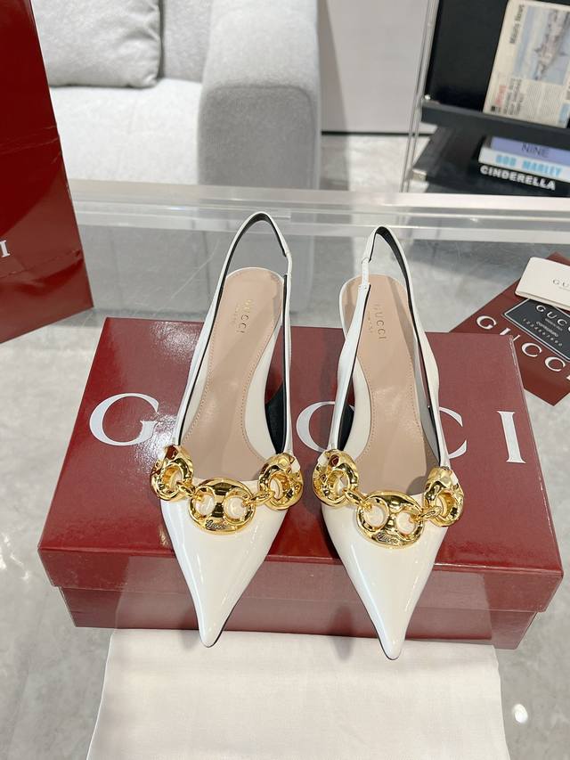 Gucci 春夏最新款 链条细跟高跟鞋 高端版推荐 专柜购买原版一比一打造 所有细节 材料 全部跟你在专柜买到的都一样 鞋面 漆牛皮 内里 羊皮 意大利真皮大底