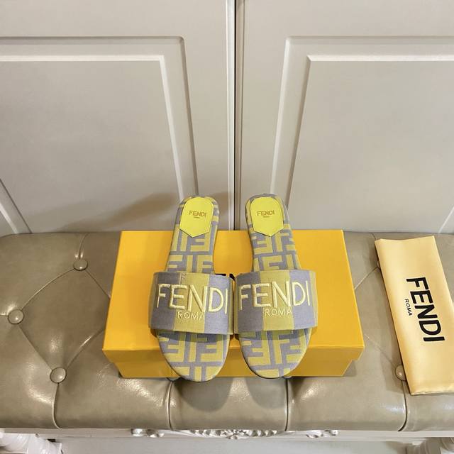 橡胶底 真皮底定做 芬迪Fendi新款拖鞋 提花电绣布面 羊皮里 35-42码 43-45码可定做不退换