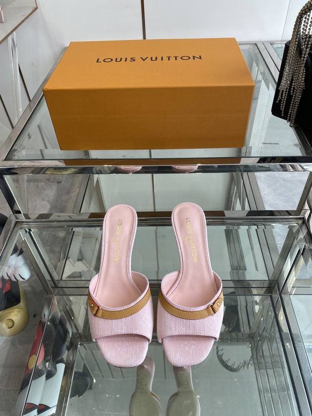 Louis Vuitton 联名 Murakami 25Ss New Arrival L家24春夏单宁猫跟 平底 拖鞋 刚刚好的小猫跟 性感舒适 拉满了夏日美鞋