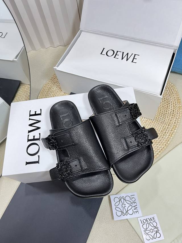 出厂 男+10 情侣款 罗意威 Loewe开春新款 凉拖鞋 Ease三连花瓣头 全皮包裹博肯鞋 羊皮材质 舒适度极高 非常具有辨识度 美貌与实用并存舒适而不单调