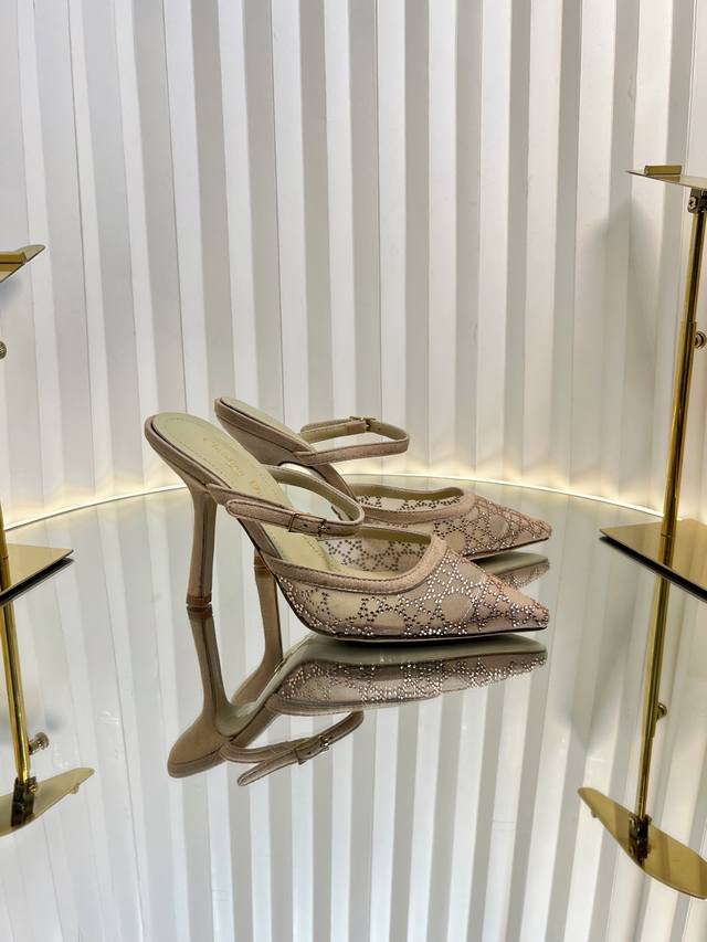 Dio R Ss25 New Arrival cd 25春夏璀璨星河系列新品高跟鞋 网纱鞋面 搭配经典藤格纹水钻 Blingbling地闪耀 太美啦 专柜除了贵