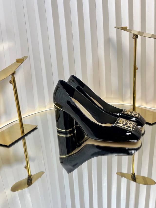 Dior 迪奥 2025秋冬最新时装秀高定系列 Miss Dior 粗跟方头玛丽珍芭蕾舞女鞋 Cd字母Logo五金珐琅方扣低跟一圈带中古女单鞋 原版开发顶级高端