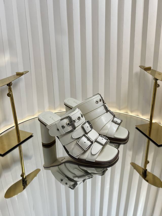 迪奥 Dior 2025春夏新款D-Avenue系列高跟拼色罗马风凉拖鞋 Cd字母Logo五金扣明星同款朋克风格粗跟皮带扣鱼嘴露趾女鞋 材质 原版定制进口小牛皮