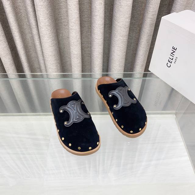 celine塞琳 25Ss 春夏新款半包穆勒鞋 凯旋门英伦风平底微标半包穆勒鞋 简约大气时髦 耐看不过时 是时尚圈永不退潮的经典所在 复古的英伦风格 让你穿出不