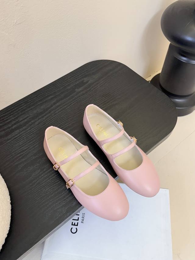 Celine思琳春夏凯旋门玛丽珍时装鞋 上脚真的超级显瘦超级美 C家特定的精致凯旋门Logo 好看到爆 鞋面 原版小牛皮 内里 垫脚 采用顶级混种羊皮 意大利真