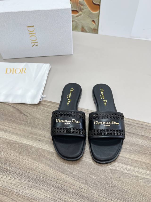 橙子出厂价p dior 迪奥春夏新款 镂空平底拖鞋 一字拖 凉拖 码数 34-42