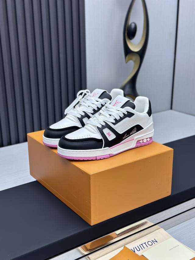 橙子出厂价p 新配色 louis Vuitton 路易威登 Lv Trainer 情侣款运动鞋板鞋 休闲复古篮球鞋 从复古篮球鞋汲取灵感 打造备受青睐的 Lv