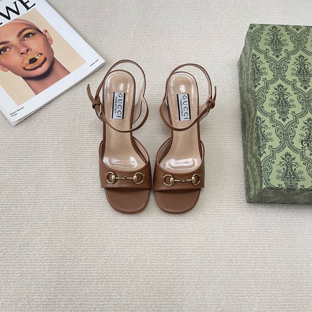 橙子出厂价p gucci 古驰 春夏新款 马衔扣鱼嘴一字带粗跟凉鞋 跟高 7Cm 码数 35-42