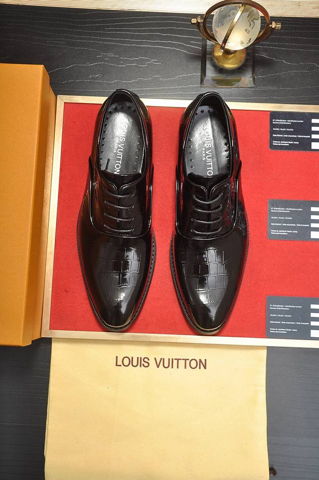 出厂价P Louis Vuitton 羊皮内里 新款牛皮Lv正装鞋专柜一比一制作原单品质、进口牛皮鞋面全羊皮内里原单原版橡胶大底、｛高品质看得见｝码数：38-4