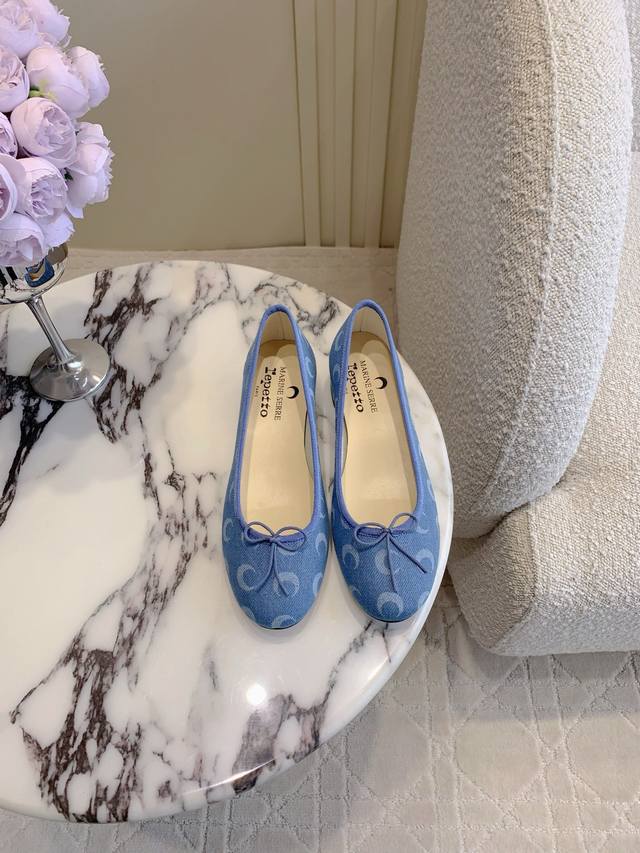 出厂价P Repetto 联名 Marine Serre 新月粗跟芭蕾鞋 鞋身月亮标志独特又好看 脚感无敌舒适 配啥都好看 必备单品 鞋面小牛皮 牛仔布 内里垫