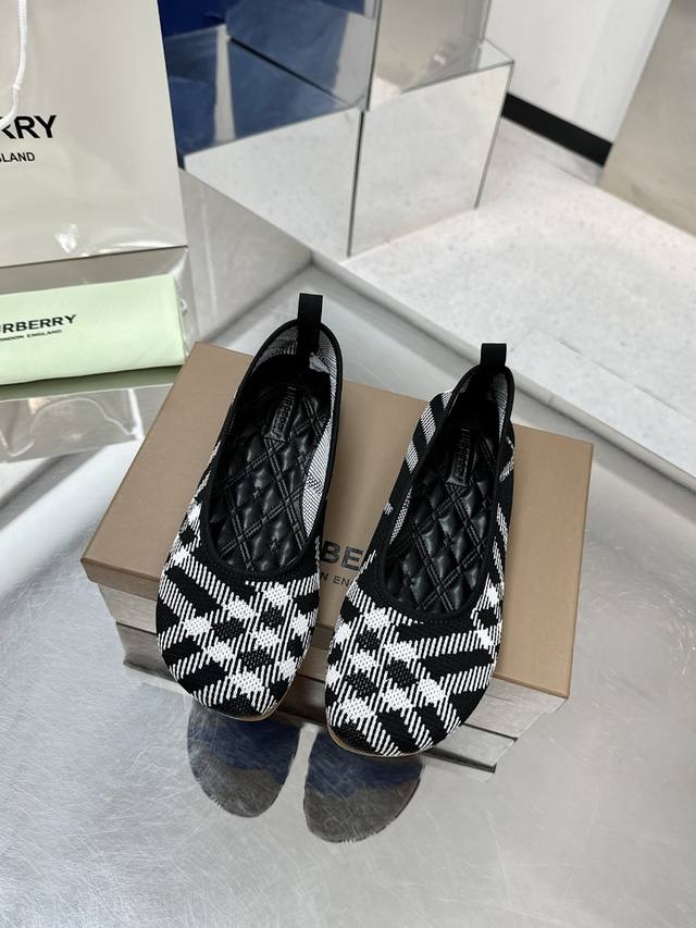 工厂P价 女装女鞋 运动原单新品巴宝利Burberry 经典格纹平底鞋 迄今为止最不挑人最不限年龄的一款鞋子 谁穿都好看，鞋面飞织鞋垫电绣别小瞧布面的成本 我们