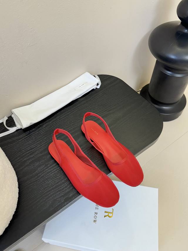 工厂P价 女装女鞋 运动原单 The Row 新品 极简主义天花板 利落又带点松弛感 踩上就自带时髦滤镜 是那种低调却能让穿搭质感飙升的狠角色 时髦精闭眼入的宝