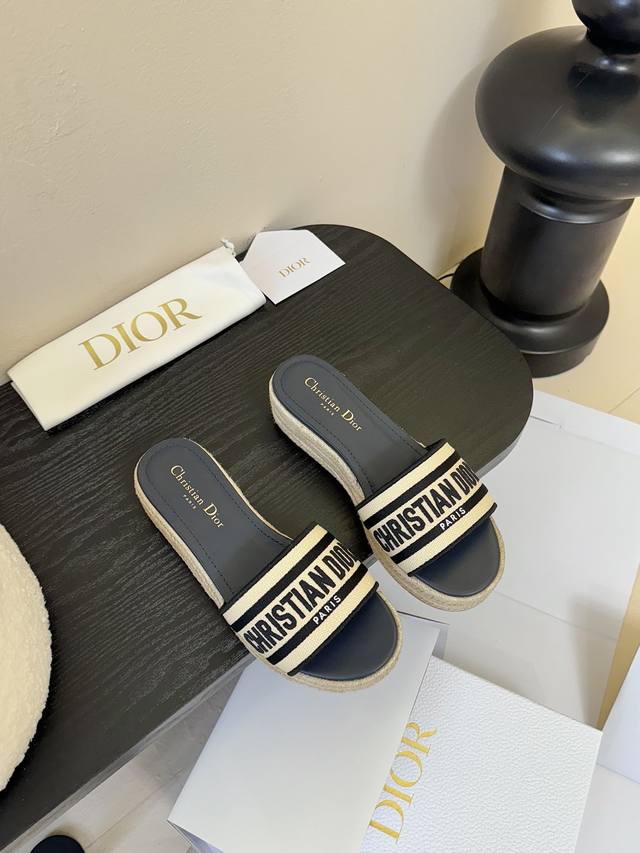 工厂P价 女装女鞋 运动原单 2025Dior 迪奥Dway夏季松糕小拖鞋 深蓝色棉质款式 饰以Christian Dior Paris标志刺绣 富有辨识度 全