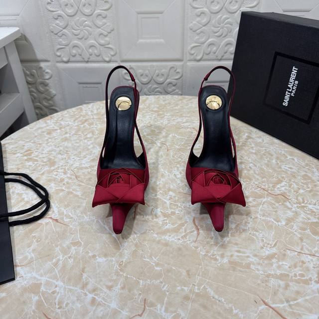 工厂P价 女装女鞋 运动原单 Ysl.顶级版本.高品质. 配置全套包装 2025新款 官网同步 1:1开模 花朵装饰 尖头后空鞋 鞋面：真丝 内里：羊皮 跟高: