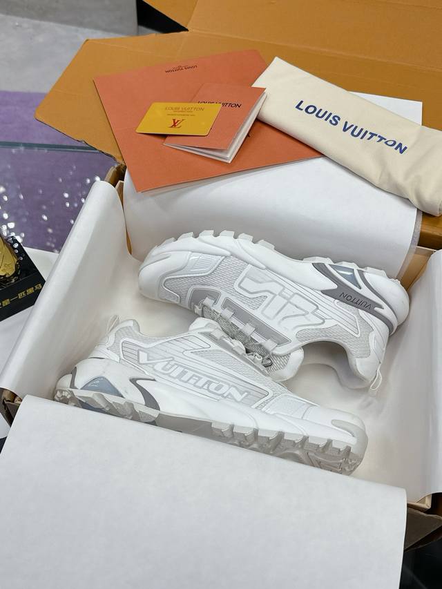 工厂P价P： 顶级版本Lv路易威登 L家驴牌Runner Tatic系列 厚底 休闲 运动鞋 跑鞋 原版购入开发 做货 本款 Lv Runner Tatic 运