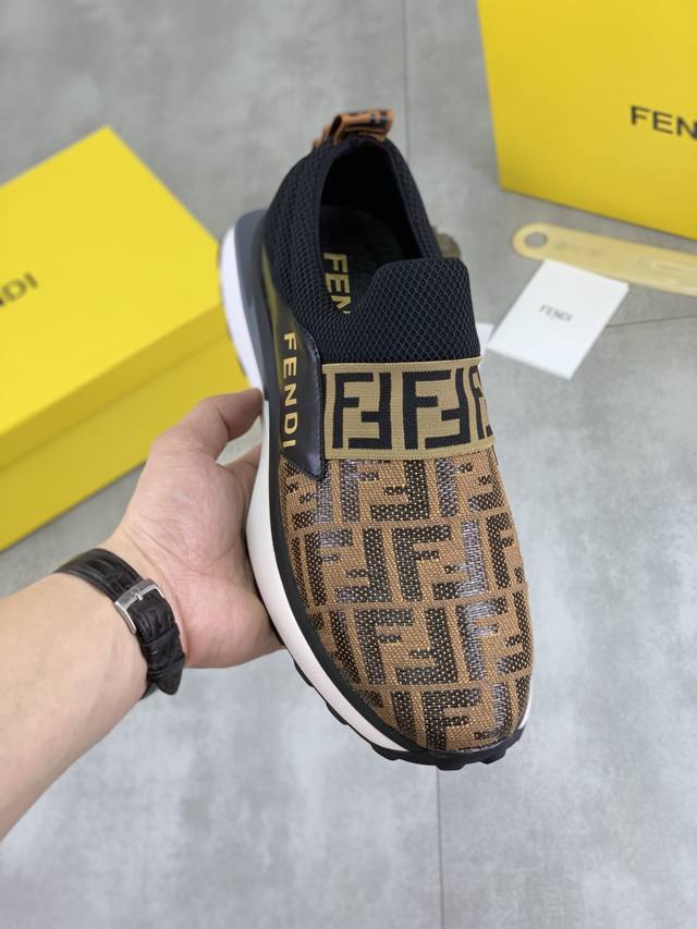 工厂P价P 小怪兽 新款 Fendi 芬迪 新款 简约的走线效果，呈现出大气优雅且炫酷的驾车鞋 采用进口小牛皮+头层猪皮内里材质精良做工细致 脚感舒适。搭配任意