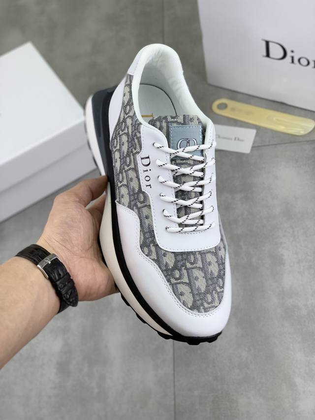 工厂P价P Dior 2025迪奥原版系带低帮男鞋 经典款休闲鞋本款是官方主打经典款，质量，原厂名师制作，采用优质牛皮配原版材料舒适透气网布內里猪皮鞋垫，完美楦