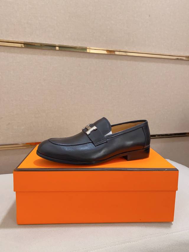 工厂P价 Hermes 爱马仕 顶尖工艺-时尚商务休闲款！纯正高品质可1：1比较！面料：原版全粒面牛皮 内里：牛皮内里！质感、舒适度又提升一级别！橡胶防滑底！码