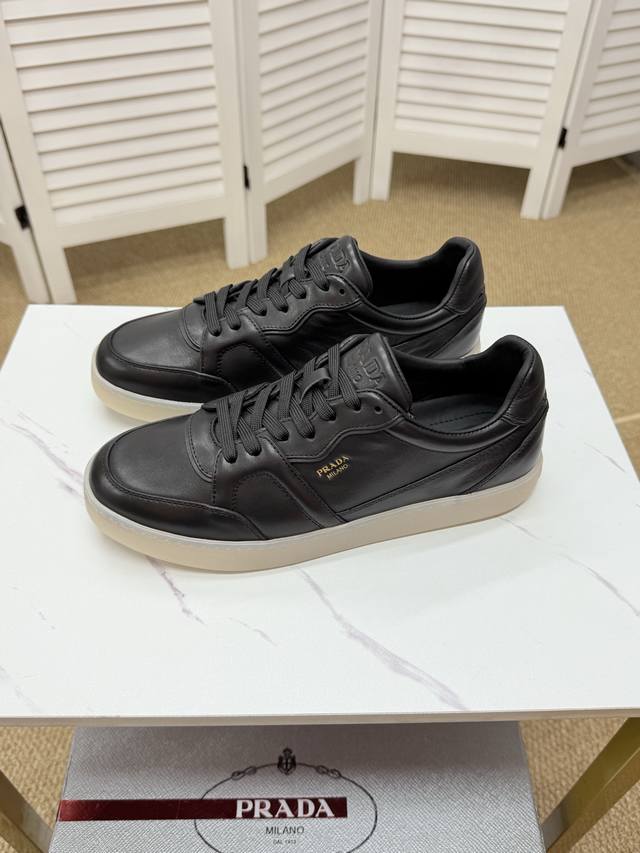 Prada-普拉达 顶级版本，套楦工艺，油边工艺，面料：高档牛皮。38–44 45订做不退换 X5